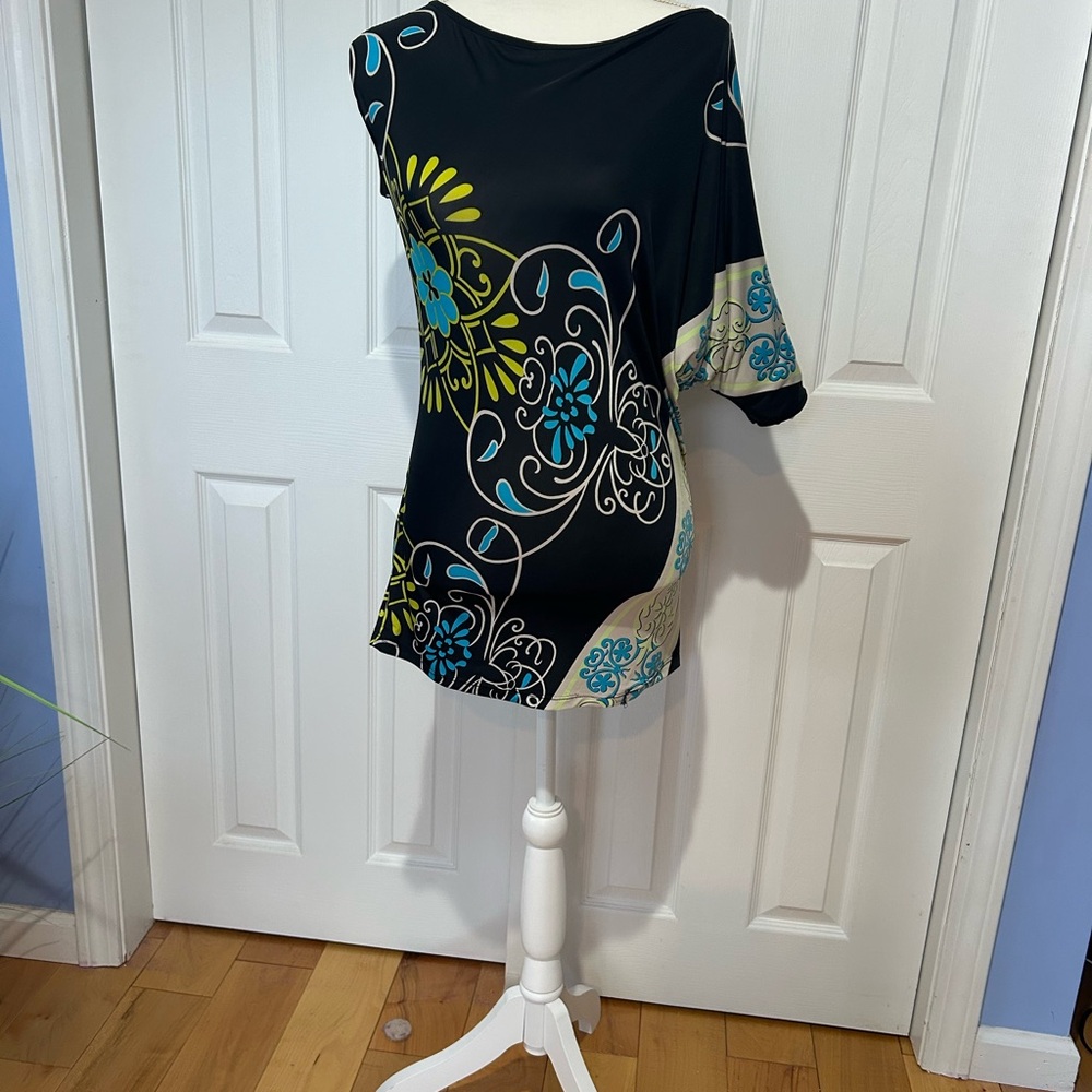 Analili Black and blue design jersey top